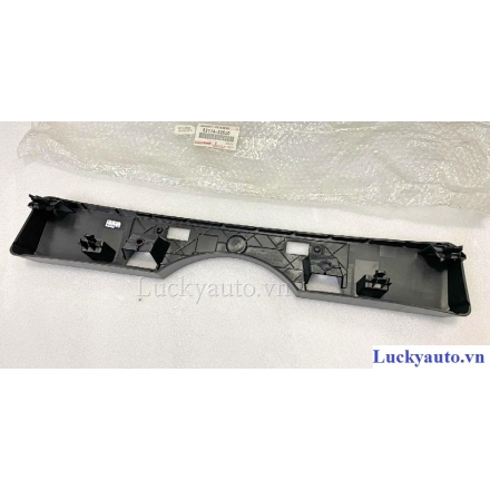 Ốp nhựa đỡ biển số xe Lexus ES_ 52114-33520_ 5211433520